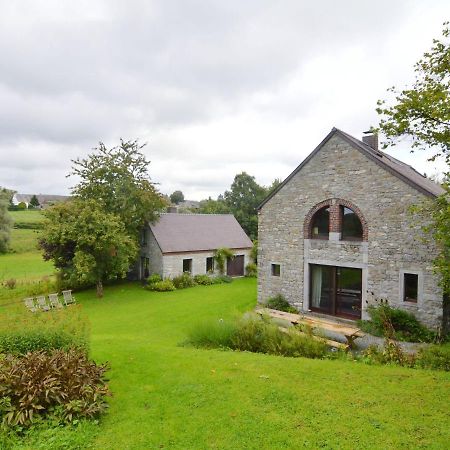 Quaint Holiday Home In Robechies Amid Meadows Chimay Eksteriør billede