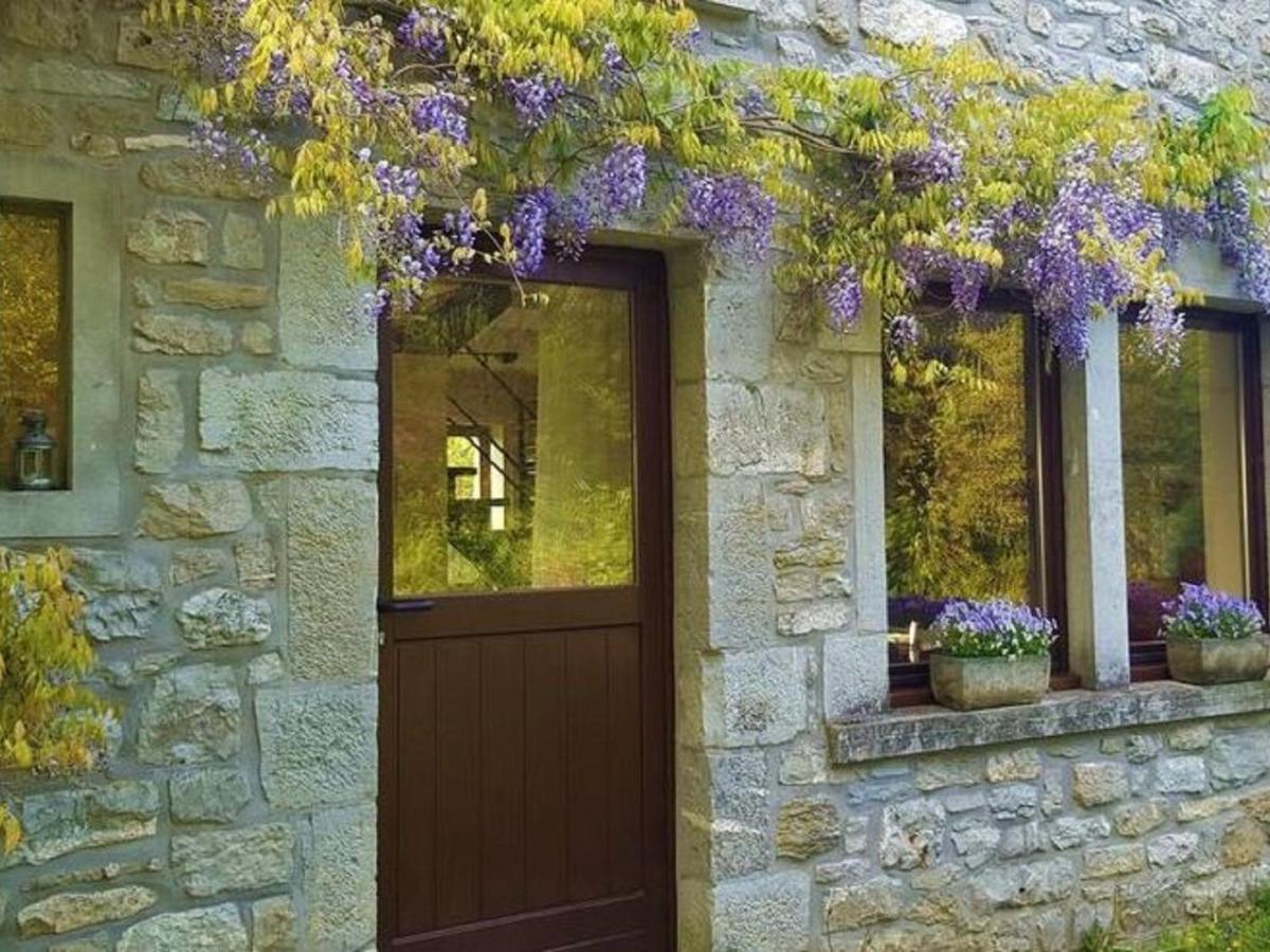 Quaint Holiday Home In Robechies Amid Meadows Chimay Eksteriør billede