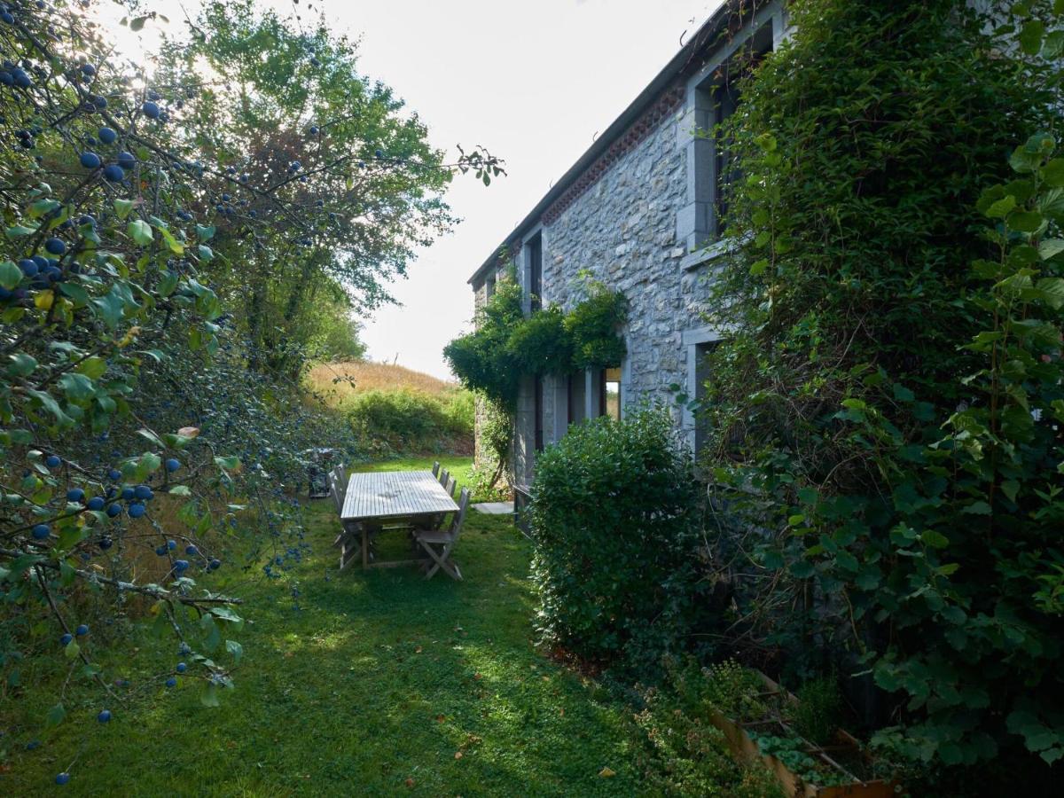 Quaint Holiday Home In Robechies Amid Meadows Chimay Eksteriør billede