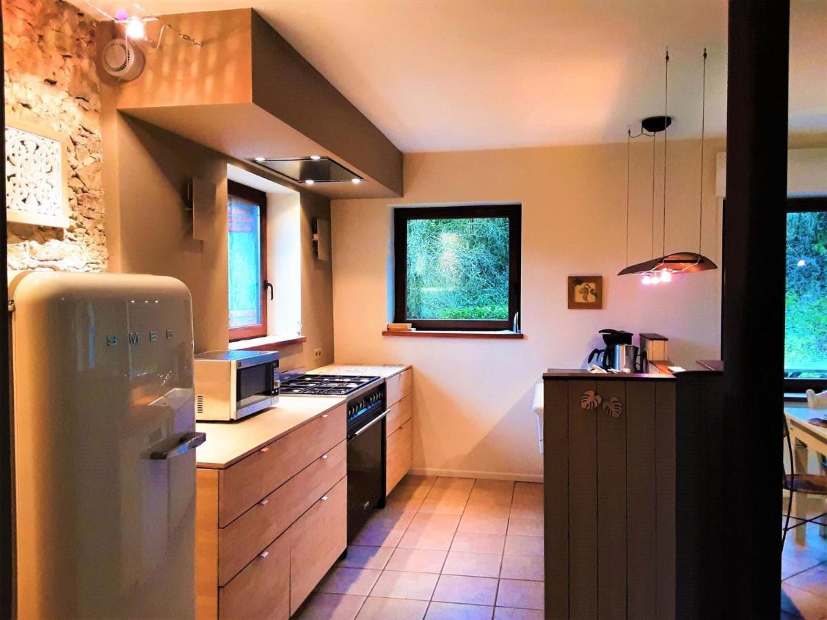Quaint Holiday Home In Robechies Amid Meadows Chimay Eksteriør billede